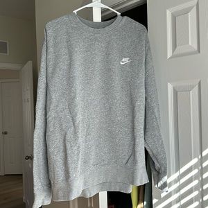 Men’s Nike sweatshirt